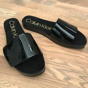 Calvin Klein sandal with Velcro  sz 9 never worn